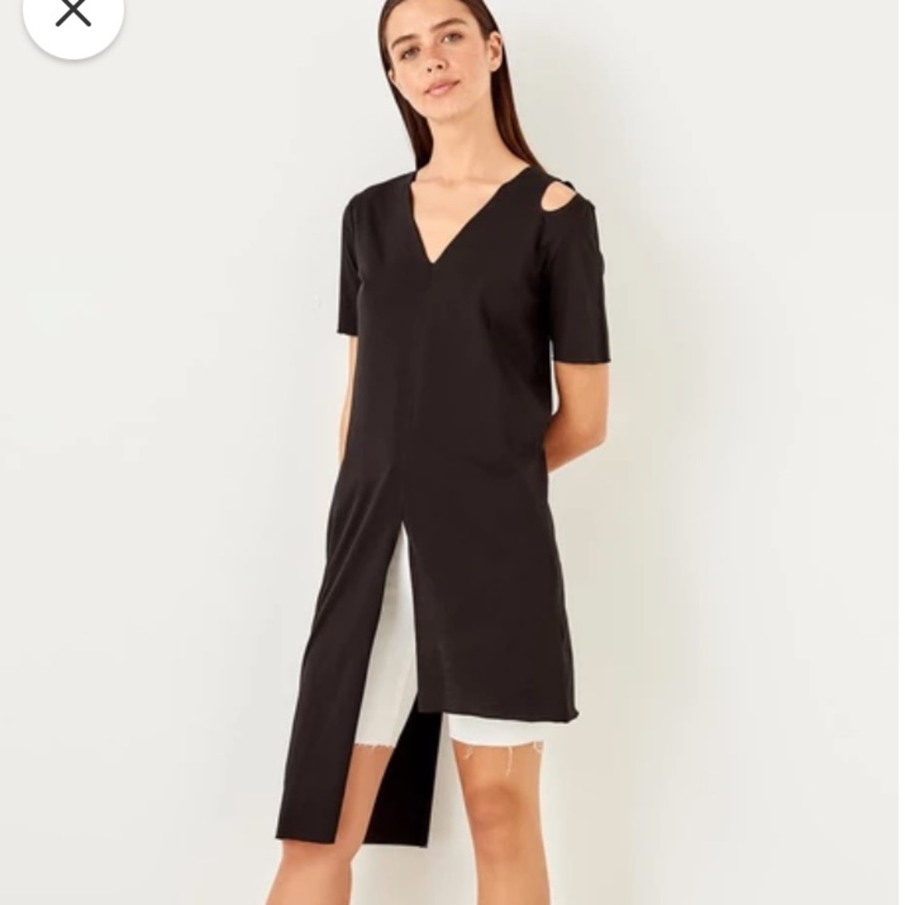 NWOT Trendyol Asymmetric Cut Out Front Split Top Size M